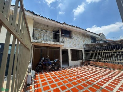 /international/co/avenida-3-norte-45n-42-prados-del-norte-cali-valle-del-cauca-cali-valle-del-cauca-310108161798/
