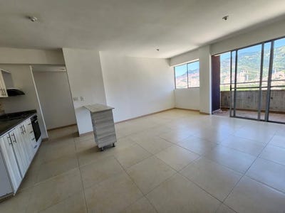 /international/co/vias-estacion-niquia-hermosa-provincia-bello-antioquia-colombia-bello-antioquia-310098901383/?lang=de