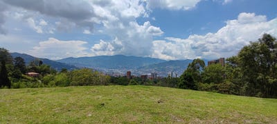 /international/co/medellin-antioquia-colombia-medellin-antioquia-310100274350/