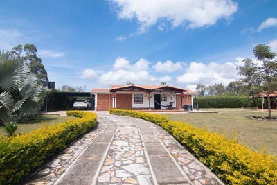 /international/co/condominio-vacacional-el-recreo-unit-7-los-santos-santander-department-310107275259/