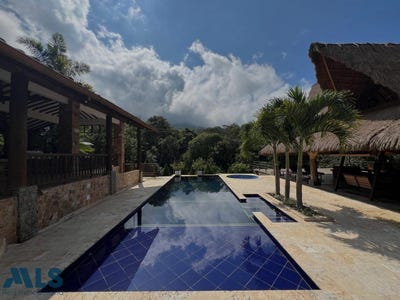 /international/co/unit-finca-san-jeronimo-antioquia-310106192993/