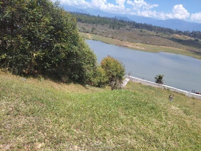 /international/co/lote-22-conjunto-campestre-el-bosque-del-lago-los-santos-santander-department-310106131905/