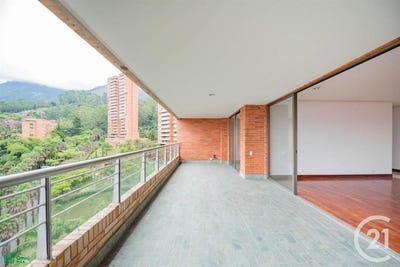 /international/co/calle-4-18-el-poblado-medellin-antioquia-medellin-antioquia-310106746745/