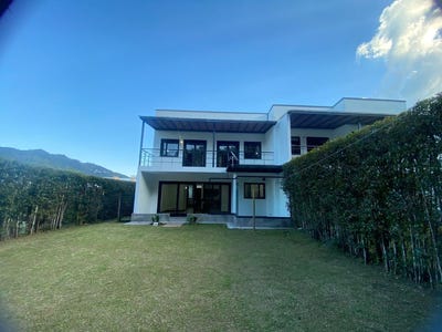 /international/co/calle-24-urbanizacion-savhanna-casa-8-el-retiro-antioquia-310097497833/