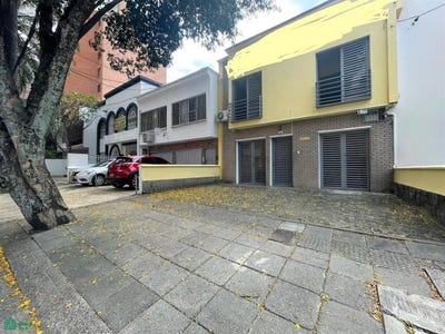 /international/co/avenida-5-b-22-norte-45-versalles-cali-valle-del-cauca-cali-valle-del-cauca-310105205146/