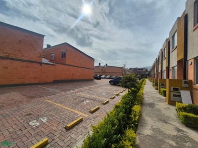 /international/co/calle-46-12c-69-sogamoso-sogamoso-boyaca-sogamoso-boyaca-310107330939/