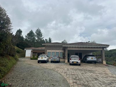 /international/co/kilometro-8-roble-alto-el-escobero-envigado-antioquia-envigado-antioquia-310106265141/