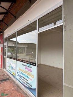 /international/co/km-1-via-acacias-centro-comercial-la-hacienda-local-120-villavicencio-villavicencio-meta-villavicencio-meta-310105968634/