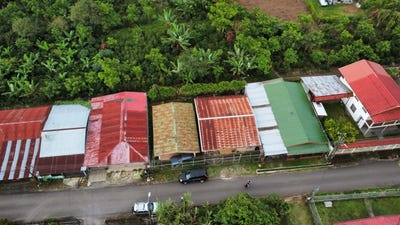 /international/cr/la-sabana-de-tarrazu-50-sur-y-125-oeste-del-supermercado-m-l-tarrazu-san-jose-tarrazu-san-jose-310101533792/?lang=it