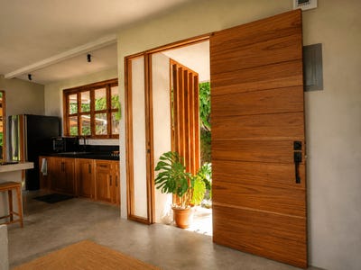 /international/cr/calle-playa-chiquita-cahuita-limon-310108270299/