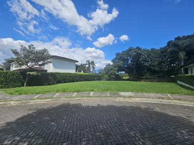 /international/cr/condominio-bosques-del-rio-piedades-santa-ana-san-jose-santa-ana-san-jose-310103793140/