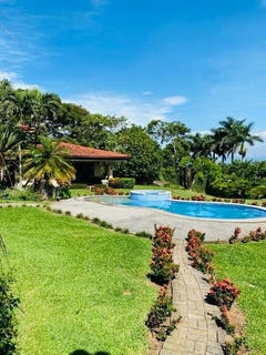 /international/cr/for-sale-luxury-commercial-house-with-large-gardens-in-brasil-de-mora-ciudad-colon-costa-rica-brasil-de-mora-san-jose-310102182301/