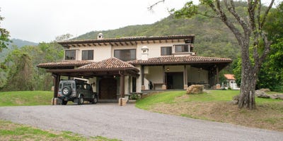 /international/cr/casa-de-la-montana-montana-del-sol-santa-ana-san-jose-310101283297/