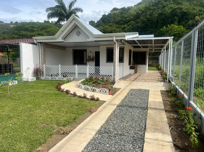 /international/cr/de-bar-la-pipiola-en-ujarras-50-metros-al-este-paraiso-cartago-paraiso-cartago-province-310108007887/