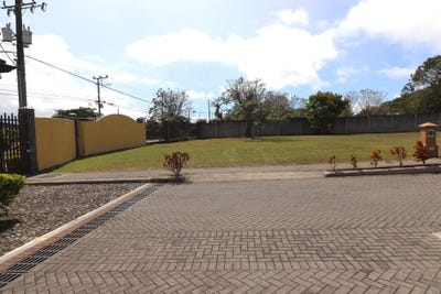 /international/cr/condominio-la-hacienda-heredia-los-angeles-santo-domingo-heredia-santo-domingo-heredia-province-310106054002/