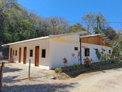 /international/cr/casa-gigante-spacious-4-bedroom-4-bathroom-home-with-160-m2-1722-sqft-great-room-with-potential-to-remodel-200-meters-from-a-private-secluded-beach-with-a-oesecreta-surf-spot-samara-guanacaste-province-120082865057/?lang=zh-tw