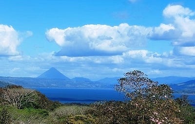 /international/cr/pura-vida-costa-rica-lake-and-volcano-view-home-garage-and-guest-apartment-rio-piedras-guanacaste-province-310097209390/?lang=zh-tw