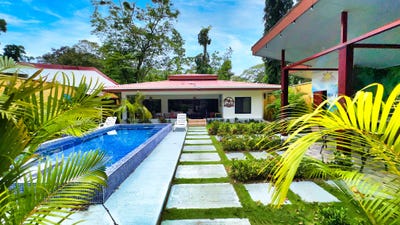 /international/cr/m63j-7hx-256-limon-talamanca-costa-rica-cahuita-limon-310103245477/