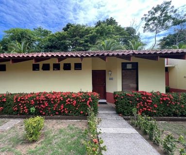 /international/cr/playa-jaco-detras-de-la-parada-de-buses-de-garabito-condominio-jaco-princesa-jaco-puntarenas-jaco-puntarenas-310107979071/