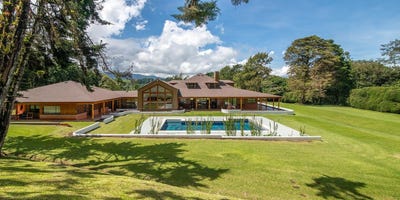 /international/cr/zentra-6-bedroom-estate-in-heredia-san-isidro-heredia-heredia-province-310101880460/
