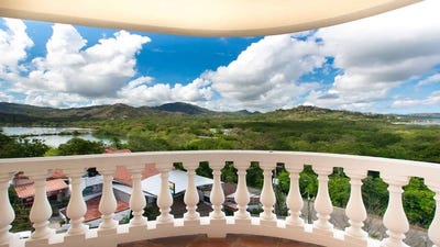 /international/cr/tres-vistas-penthouse-penthouse-with-3-different-views-in-flamingo-for-rent-playa-flamingo-guanacaste-province-120069007776/