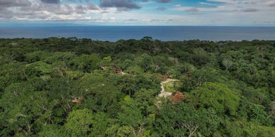 /international/cr/montezuma-4-home-luxury-compound-with-ocean-views-montezuma-santa-teresa-alajuela-province-310101279349/