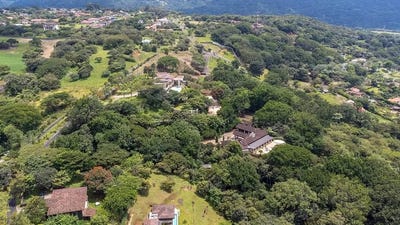 /international/cr/the-perfect-balance-between-luxury-and-nature-1-24-acres-of-pure-possibility-la-guacima-alajuela-province-310102886485/