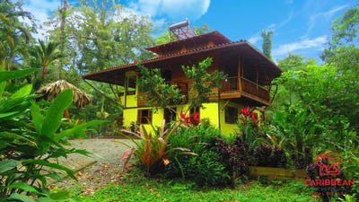 /international/cr/calle-playa-chiquita-cahuita-limon-310106414617/