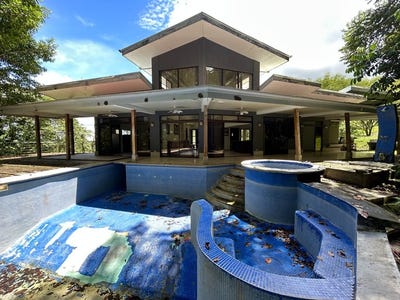 /international/cr/fixer-upper-home-with-an-studio-office-in-palmar-norte-on-a-7-58-acres-property-palmar-norte-puntarenas-310102908220/