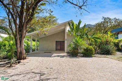 /international/cr/minutes-from-the-beach-casa-palmeras-catalina-cove-cabo-velas-santa-cruz-guanacaste-santa-cruz-guanacaste-province-310101496445/?lang=en