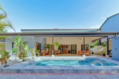 /international/cr/modern-coastal-luxury-new-3-bedroom-home-steps-from-south-pacific-beach-near-the-coast-house-for-sale-in-uvita-uvita-puntarenas-120094272649/?lang=zh-tw
