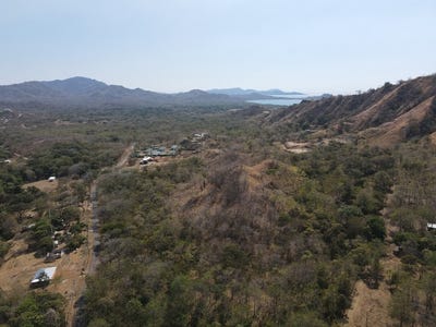 /international/cr/land-of-your-dreams-large-lot-with-2-road-accesses-playa-potrero-guanacaste-province-120090380381/