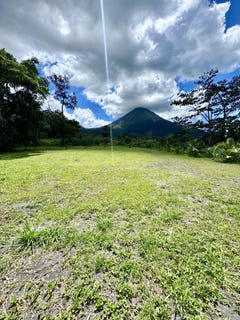 /international/cr/land-for-sale-in-downtown-la-fortuna-with-direct-arenal-volcano-view-5-832-m²-479-000-san-carlos-la-fortuna-alajuela-san-carlos-la-fortuna-alajuela-province-310107252823/