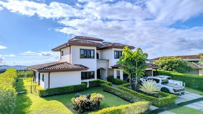 /international/cr/los-reyes-guacima-alajuela-province-310107617394/