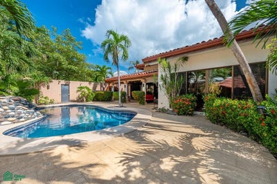 /international/cr/calle-limon-casa-cascadas-tempate-guanacaste-province-310108672784/