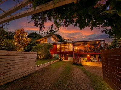 /international/cr/bohemian-inspired-home-in-el-castillo-alajuela-with-arenal-volcano-views-income-potential-185-000-00-san-carlos-la-fortuna-alajuela-san-carlos-la-fortuna-alajuela-province-310108813063/