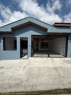 /international/cr/residencial-bertha-eugenia-25-mts-oeste-y-400-mts-norte-del-ampm-de-san-francisco-de-heredia-a-un-costado-del-condominio-hacienda-san-agustin-heredia-heredia-heredia-heredia-province-310104620592/?lang=es