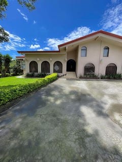 /international/cr/one-story-house-for-sale-modern-surrounded-by-gardens-santa-ana-costa-rica-santa-ana-san-jose-120077959135/