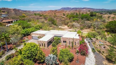 /international/cr/villa-volcano-sardinal-guanacaste-province-310107563574/