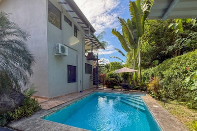 /international/cr/breathtaking-2-bed-jungle-sanctuary-private-pool-sweeping-mountain-views-ojochal-puntarenas-ojochal-puntarenas-province-310108870340/