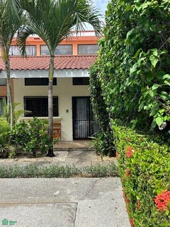 /international/cr/condominio-sea-village-calle-el-coyol-sardinal-guanacaste-province-310107445819/