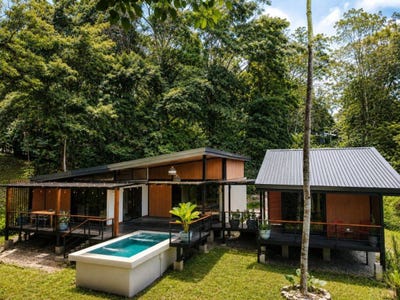 /international/cr/calle-paraiso-limon-talamanca-cahuita-calle-paraiso-limon-310104343538/