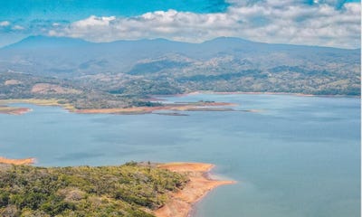 /international/cr/villa-rustica-lake-view-home-on-3-acres-la-tejona-guanacaste-province-310106237215/