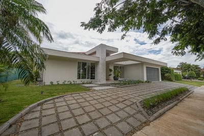/international/cr/house-for-sale-in-lindora-lindora-san-jose-310108286815/