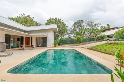 /international/cr/villa-paraiso-veinticiete-de-abril-guanacaste-province-310108672856/
