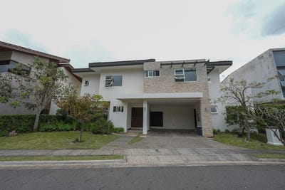 /international/cr/casa-de-4-habitaciones-en-condominio-villamont-santa-ana-centro-house-for-sale-in-santa-ana-santa-ana-san-jose-310106711977/