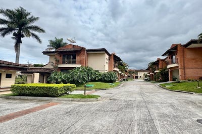 /international/cr/escazu-san-jose-310105818363/