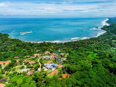 /international/cr/luxurious-coastal-property-in-dominical-costa-rica-bahia-ballena-puntarenas-120094571077/