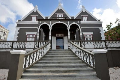 /international/cw/otrobanda-the-club-house-all-inclusive-e-zone-office-space-otrobanda-curacao-otrobanda-curacao-120074618244/?lang=de