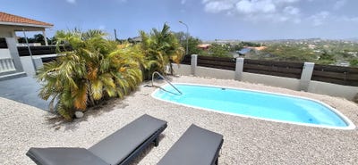 /international/cw/bottelier-kaya-a-willemstad-curacao-310108596791/
